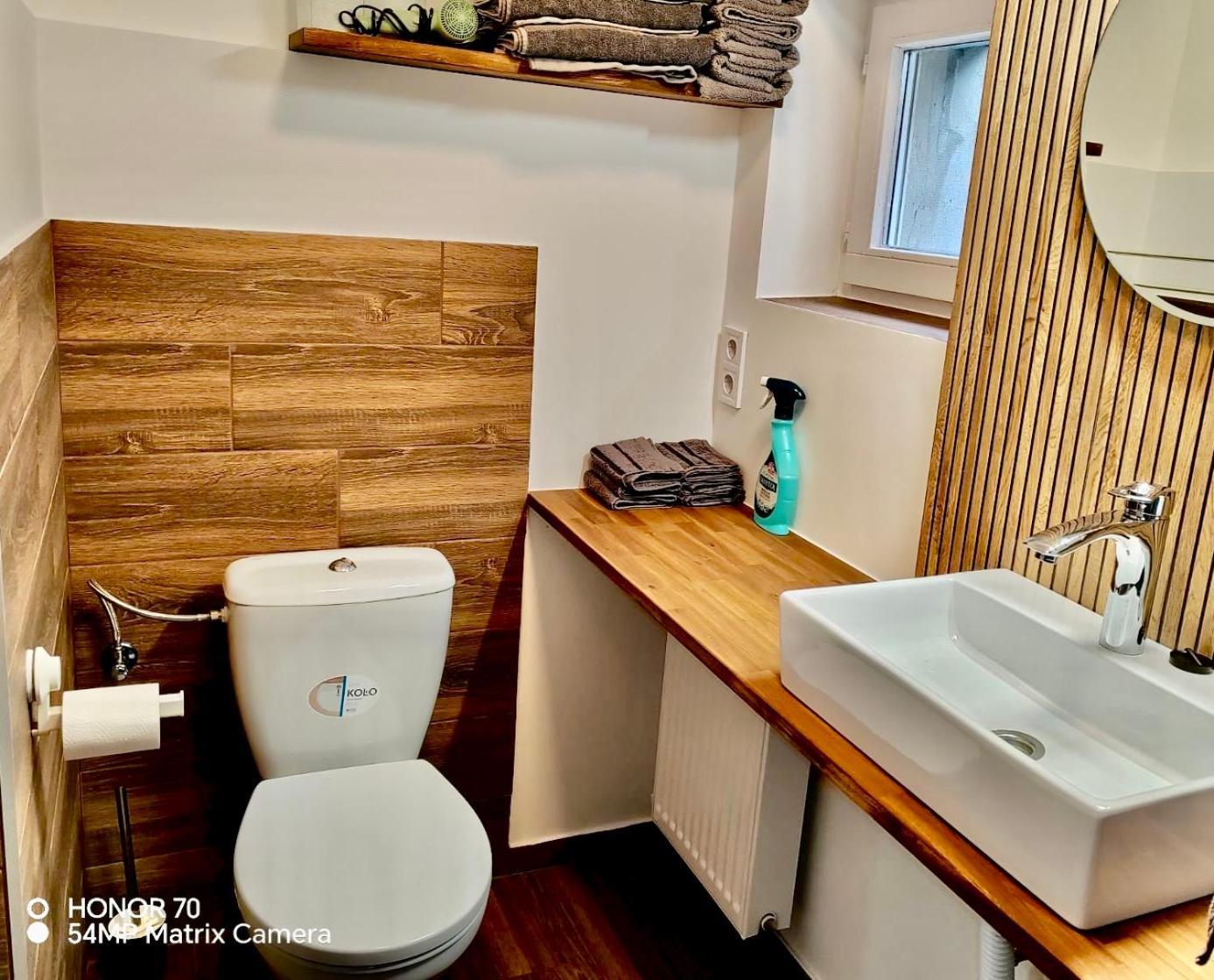 2 Rooms Retro Guesthouse In A Silent Garden Vecses Exterior photo